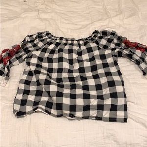 Cute girls Abercrombie of the shoulder top